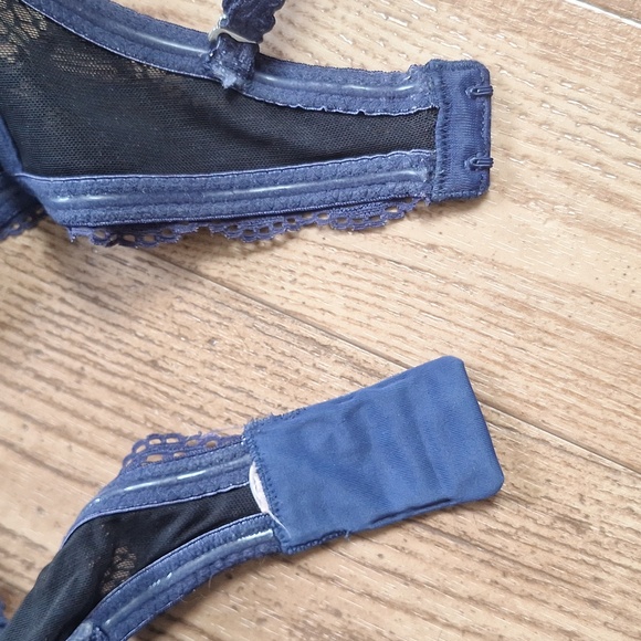 Navy Lace Bra 💙 - Picture 4 of 5